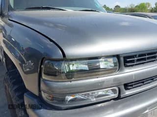 ✅ 2000 Chevrolet Suburban LS • VIN: 3GNEC16T2YG104878 • Лот: 40464441. Опубликован ранее на IAAI с пробегом 233 868 миль. Бесплатный доступ к архиву аукционных продаж из США и подробный отчёт об истории автомобиля на DreamBid. Изображение 6.
