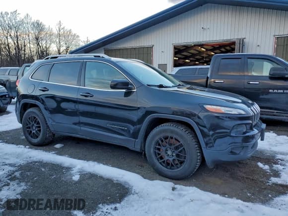 ✅ 2014 Jeep Cherokee Latitude • VIN: 1C4PJMCS3EW242754 • Lot: 95447845. Wystawiony na Copart z przebiegiem 212 874 mil. Bezpłatny archiwum sprzedaży aukcyjnych z USA i szczegółowy raport historii pojazdu na DreamBid. Zdjęcie 4.
