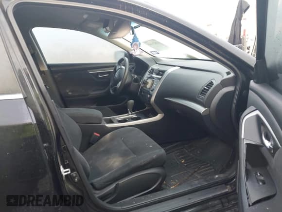 ✅ 2015 Nissan Altima S • VIN: 1N4AL3AP1FN323810 • Лот: 43821149. Опубликован ранее на IAAI с пробегом 125 510 миль. Бесплатный доступ к архиву аукционных продаж из США и подробный отчёт об истории автомобиля на DreamBid. Изображение 5.