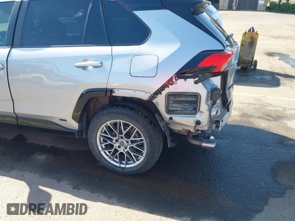 ✅ 2021 Toyota RAV4 Hybrid XSE • VIN: 4T3E6RFVXMU016087 • Lot: 42136592. Listed on IAAI with 89,374 mi. Free auction sales archive from the USA and detailed vehicle history report at DreamBid. Image 20.