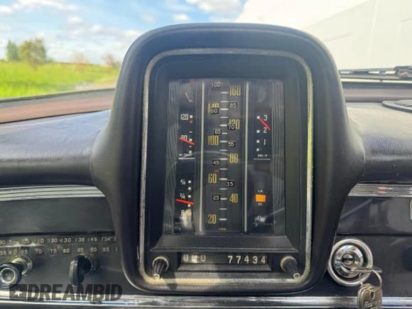 ✅ 1965 Mercedes-Benz 190 • VIN: 11001010128181 • Lot: 94197345. Wystawiony na Copart z przebiegiem 77 434 mil. Bezpłatny archiwum sprzedaży aukcyjnych z USA i szczegółowy raport historii pojazdu na DreamBid. Zdjęcie 8.