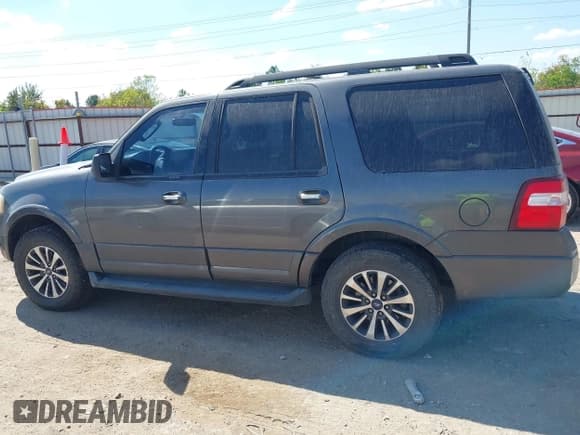 ✅ 2015 Ford Expedition XLT • VIN: 1FMJU1JTXFEF05087 • Lot: 43365384. Wystawiony na IAAI z przebiegiem 225 655 mil. Bezpłatny archiwum sprzedaży aukcyjnych z USA i szczegółowy raport historii pojazdu na DreamBid. Zdjęcie 14.