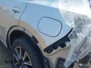 ✅ 2017 Mazda CX-5 Grand Touring • VIN: JM3KFBDL6H0220933 • Lot: 42739656. Wystawiony na IAAI z przebiegiem 82 211 mil. Bezpłatny archiwum sprzedaży aukcyjnych z USA i szczegółowy raport historii pojazdu na DreamBid. Zdjęcie 18.