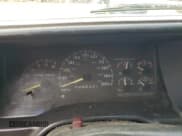 ✅ 1998 GMC Sierra 1500 • VIN: 1GTEK19R1WR500406 • Лот: 59254225. Опубликован ранее на Copart с пробегом 271 184 миль. Бесплатный доступ к архиву аукционных продаж из США и подробный отчёт об истории автомобиля на DreamBid. Изображение 9.