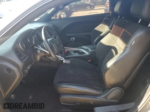 ✅ 2019 Dodge Challenger GT • VIN: 2C3CDZJG8KH508849 • Lot: 66935094. Wystawiony na Copart z przebiegiem 125 051 mil. Bezpłatny archiwum sprzedaży aukcyjnych z USA i szczegółowy raport historii pojazdu na DreamBid. Zdjęcie 7.