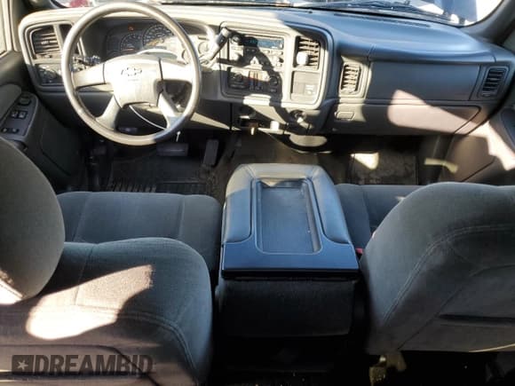 ✅ 2003 Chevrolet Silverado 1500 • VIN: 2GCEC19V631215375 • Лот: 80533994. Опубликован ранее на Copart с пробегом 124 294 миль. Бесплатный доступ к архиву аукционных продаж из США и подробный отчёт об истории автомобиля на DreamBid. Изображение 8.