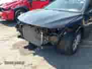 2022 Toyota Camry Hybrid LE z VIN 4T1C31AK9NU592164, wystawiony jako IAAI lot #43394960 z przebiegiem 56 727 mil mil oraz . Historia ofert i sprzedaży dostępna na DreamBid. Obrazek 6.