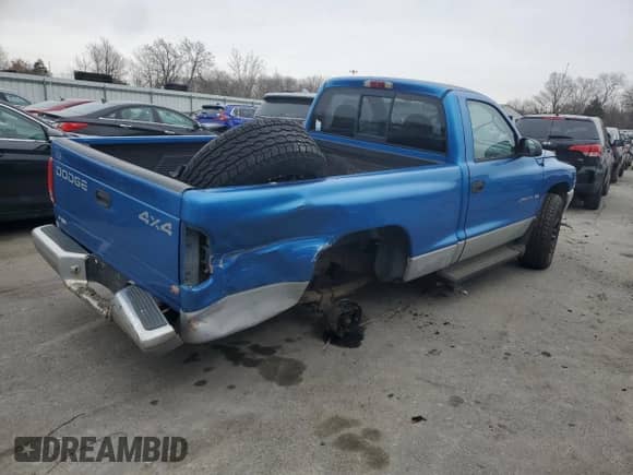 2000 Dodge Dakota Sport z VIN 1B7GG26N0YS530588, wystawiony jako Copart lot #44699515 z przebiegiem Nie podano mil oraz Szkoda całkowita • Salvage title. Historia ofert i sprzedaży dostępna na DreamBid. Obrazek 3.