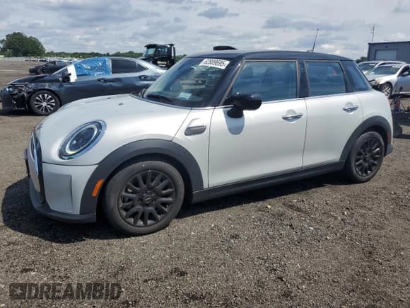 ✅ 2022 MINI Hardtop 4 Door Cooper • VIN: WMW33DK08N2P88723 • Lot: 62989695. Listed on Copart with 8,657 mi. Free auction sales archive from the USA and detailed vehicle history report at DreamBid. Image 1.