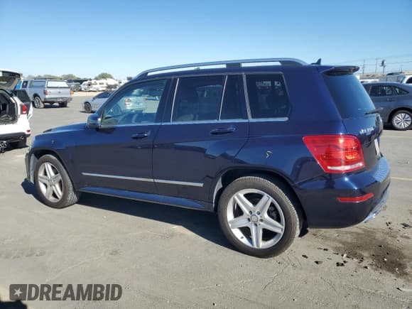 ✅ 2015 Mercedes-Benz GLK 250 • VIN: WDCGG0EB5FG394061 • Лот: 86697725. Опубликован ранее на Copart с пробегом 77 337 миль. Бесплатный доступ к архиву аукционных продаж из США и подробный отчёт об истории автомобиля на DreamBid. Изображение 2.