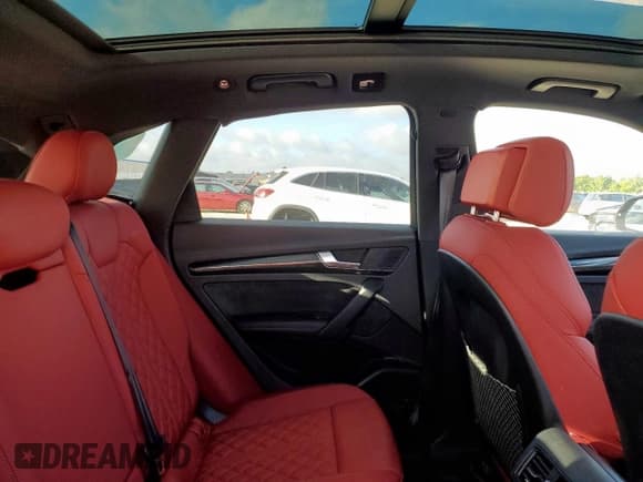 ✅ 2024 Audi SQ5 Premium Plus • VIN: WA1B4AFY0R2011267 • Lot: 66328495. Wystawiony na Copart z przebiegiem 11 945 mil. Bezpłatny archiwum sprzedaży aukcyjnych z USA i szczegółowy raport historii pojazdu na DreamBid. Zdjęcie 11.