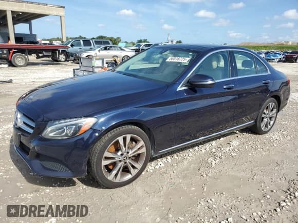 ✅ 2017 Mercedes-Benz C 300 • VIN: 55SWF4KBXHU220949 • Lot: 56018725. Wystawiony na Copart z przebiegiem 117 826 mil. Bezpłatny archiwum sprzedaży aukcyjnych z USA i szczegółowy raport historii pojazdu na DreamBid. Zdjęcie 1.