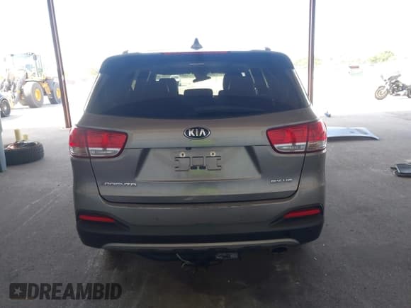 ✅ 2017 Kia Sorento EX • VIN: 5XYPH4A50HG302256 • Лот: 42853541. Опубликован ранее на IAAI с пробегом 123 529 миль. Бесплатный доступ к архиву аукционных продаж из США и подробный отчёт об истории автомобиля на DreamBid. Изображение 17.