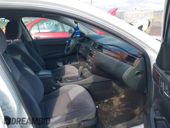 ✅ 2014 Chevrolet Impala LT • VIN: 2G1WB5E36E1142958 • Лот: 43312544. Опубликован ранее на IAAI с пробегом 168 519 миль. Бесплатный доступ к архиву аукционных продаж из США и подробный отчёт об истории автомобиля на DreamBid. Изображение 5.