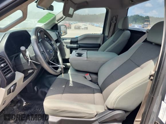 ✅ 2016 Ford F-150 XL • VIN: 1FTMF1E82GFC82301 • Lot: 65462535. Wystawiony na Copart z przebiegiem 115 646 mil. Bezpłatny archiwum sprzedaży aukcyjnych z USA i szczegółowy raport historii pojazdu na DreamBid. Zdjęcie 7.