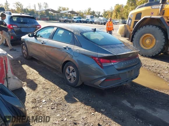 ✅ 2024 Hyundai Elantra SE • VIN: KMHLL4DG1RU647866 • Lot: 43503015. Wystawiony na IAAI z przebiegiem 34 096 mil. Bezpłatny archiwum sprzedaży aukcyjnych z USA i szczegółowy raport historii pojazdu na DreamBid. Zdjęcie 3.