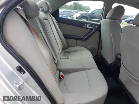 ✅ 2013 Kia Forte EX • VIN: KNAFU4A28D5737975 • Lot: 69840835. Wystawiony na Copart z przebiegiem 174 578 mil. Bezpłatny archiwum sprzedaży aukcyjnych z USA i szczegółowy raport historii pojazdu na DreamBid. Zdjęcie 10.