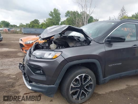 ✅ 2023 Jeep Compass Limited • VIN: 3C4NJDCNXPT532404 • Lot: 43094263. Wystawiony na IAAI z przebiegiem 17 474 mil. Bezpłatny archiwum sprzedaży aukcyjnych z USA i szczegółowy raport historii pojazdu na DreamBid. Zdjęcie 6.