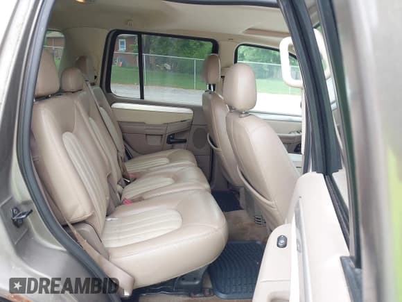 ✅ 2004 Mercury Mountaineer • VIN: 4M2DU86W44UJ15211 • Лот: 42227023. Опубликован ранее на IAAI с пробегом 221 249 миль. Бесплатный доступ к архиву аукционных продаж из США и подробный отчёт об истории автомобиля на DreamBid. Изображение 8.