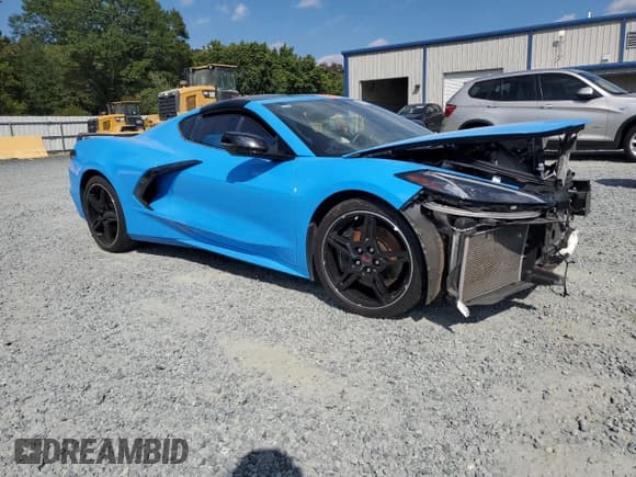 ✅ 2022 Chevrolet Corvette 1LT • VIN: 1G1YA2D47N5103492 • Lot: 80427565. Wystawiony na Copart z przebiegiem Nie podano. Bezpłatny archiwum sprzedaży aukcyjnych z USA i szczegółowy raport historii pojazdu na DreamBid. Zdjęcie 4.