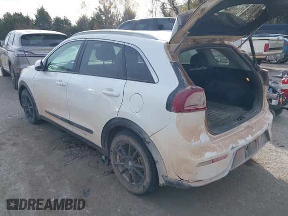 ✅ 2017 Kia Niro LX • VIN: KNDCB3LC4H5088032 • Lot: 43704074. Wystawiony na IAAI z przebiegiem 216 789 mil. Bezpłatny archiwum sprzedaży aukcyjnych z USA i szczegółowy raport historii pojazdu na DreamBid. Zdjęcie 3.