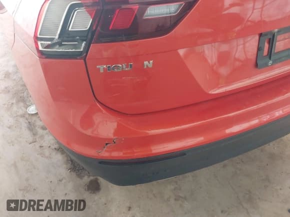 ✅ 2018 Volkswagen Tiguan S • VIN: 3VV0B7AX7JM081884 • Lot: 42613428. Listed on IAAI with 134,196 mi. Free auction sales archive from the USA and detailed vehicle history report at DreamBid. Image 6.