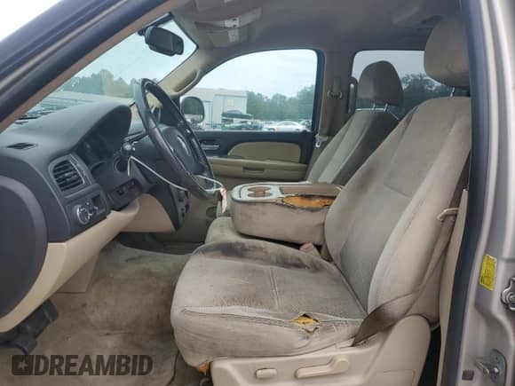 2007 Chevrolet Suburban LT z VIN 1GNFC16027J289845, wystawiony jako Copart lot #81099795 z przebiegiem 137 667 mil mil oraz Szkoda całkowita • Salvage title. Historia ofert i sprzedaży dostępna na DreamBid. Obrazek 7.