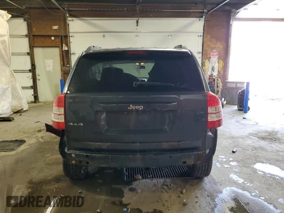 ✅ 2008 Jeep Compass Sport • VIN: 1J8FF47W58D654211 • Lot: 71696935. Wystawiony na Copart z przebiegiem 147 747 mil. Bezpłatny archiwum sprzedaży aukcyjnych z USA i szczegółowy raport historii pojazdu na DreamBid. Zdjęcie 6.