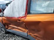 ✅ 2018 Nissan Kicks S • VIN: 3N1CP5CU9JL530821 • Lot: 71975755. Wystawiony na Copart z przebiegiem 136 031 mil. Bezpłatny archiwum sprzedaży aukcyjnych z USA i szczegółowy raport historii pojazdu na DreamBid. Zdjęcie 13.