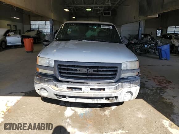✅ 2006 GMC Sierra 1500 Work Truck • VIN: 1GTEC14V96E201982 • Лот: 46054405. Опубликован ранее на Copart с пробегом 266 687 миль. Бесплатный доступ к архиву аукционных продаж из США и подробный отчёт об истории автомобиля на DreamBid. Изображение 5.
