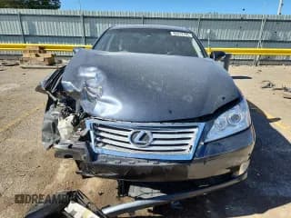 ✅ 2011 Lexus ES 330 • VIN: JTHBK1EG1B2469781 • Lot: 82612105. Wystawiony na Copart z przebiegiem 301 185 mil. Bezpłatny archiwum sprzedaży aukcyjnych z USA i szczegółowy raport historii pojazdu na DreamBid. Zdjęcie 5.