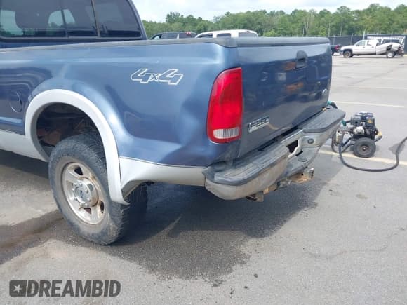 ✅ 2005 Ford F-250 XL • VIN: 1FTSW21P85EC80386 • Lot: 42917137. Listed on IAAI with 238,699 mi. Free auction sales archive from the USA and detailed vehicle history report at DreamBid. Image 6.