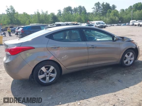 ✅ 2013 Hyundai Elantra GLS • VIN: 5NPDH4AE0DH329267 • Lot: 42415914. Listed on IAAI with Not provided. Free auction sales archive from the USA and detailed vehicle history report at DreamBid. Image 12.