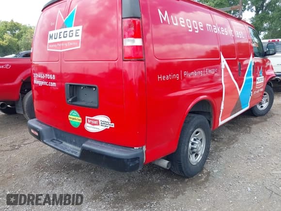 ✅ 2020 Chevrolet Express Cargo • VIN: 1GCWGAFP2L1171492 • Лот: 42998866. Опубликован ранее на IAAI с пробегом 139 726 миль. Бесплатный доступ к архиву аукционных продаж из США и подробный отчёт об истории автомобиля на DreamBid. Изображение 4.