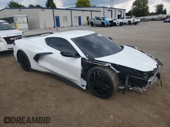 ✅ 2024 Chevrolet Corvette 1LT • VIN: 1G1YA2D47R5121495 • Lot: 80735625. Wystawiony na Copart z przebiegiem 9 113 mil. Bezpłatny archiwum sprzedaży aukcyjnych z USA i szczegółowy raport historii pojazdu na DreamBid. Zdjęcie 4.