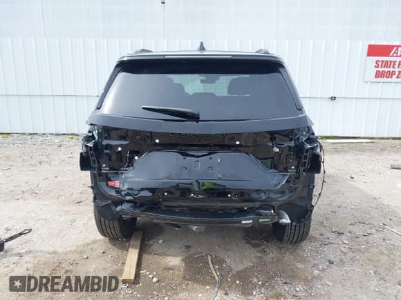 ✅ 2025 Jeep Grand Cherokee Altitude X • VIN: 1C4RJHAG9SC275172 • Lot: 42358489. Listed on IAAI with 678 mi. Free auction sales archive from the USA and detailed vehicle history report at DreamBid. Image 17.