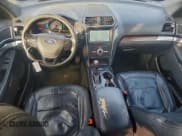 ✅ 2017 Ford Explorer Limited • VIN: 1FM5K8F81HGC35808 • Lot: 94948015. Wystawiony na Copart z przebiegiem 222 857 mil. Bezpłatny archiwum sprzedaży aukcyjnych z USA i szczegółowy raport historii pojazdu na DreamBid. Zdjęcie 8.