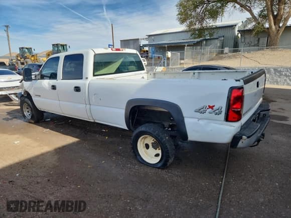 ✅ 2005 Chevrolet Silverado 2500HD LS • VIN: 1GCHK23U95F929468 • Lot: 92312705. Wystawiony na Copart z przebiegiem 314 955 mil. Bezpłatny archiwum sprzedaży aukcyjnych z USA i szczegółowy raport historii pojazdu na DreamBid. Zdjęcie 2.