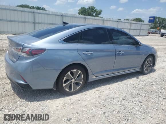 2018 Hyundai Sonata Limited с VIN KMHE34L30JA083950, выставлен на аукционе Copart как лот 61788935 с пробегом 156 156 миль миль и Списание • Salvage title. История ставок и продаж доступна на DreamBid. Изображение 3.