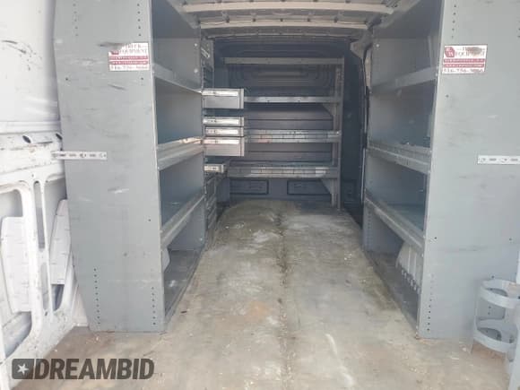 ✅ 2019 Mercedes-Benz Sprinter Cargo • VIN: WD3PF0CD4KP046205 • Лот: 64527805. Опубликован ранее на Copart с пробегом 66 856 миль. Бесплатный доступ к архиву аукционных продаж из США и подробный отчёт об истории автомобиля на DreamBid. Изображение 10.