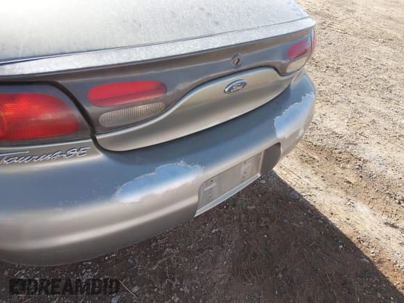 ✅ 1999 Ford Taurus SE • VIN: 1FAFP53U1XG314975 • Lot: 43888557. Wystawiony na IAAI z przebiegiem 109 373 mil. Bezpłatny archiwum sprzedaży aukcyjnych z USA i szczegółowy raport historii pojazdu na DreamBid. Zdjęcie 6.