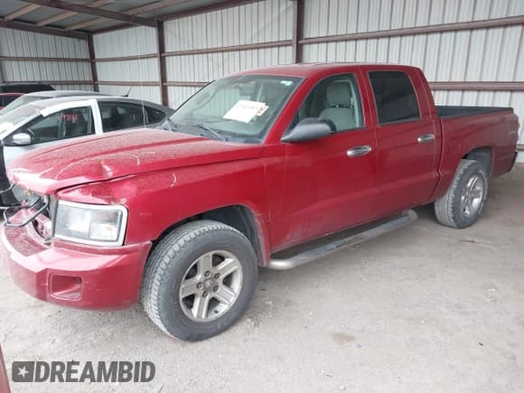 ✅ 2010 Dodge Dakota Bighorn/Lonestar • VIN: 1D7CW3GK9AS194611 • Lot: 43441983. Wystawiony na IAAI z przebiegiem 99 300 mil. Bezpłatny archiwum sprzedaży aukcyjnych z USA i szczegółowy raport historii pojazdu na DreamBid. Zdjęcie 2.