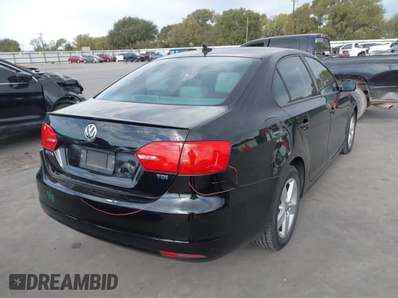 ✅ 2012 Volkswagen Jetta TDI • VIN: 3VWLL7AJ0CM332670 • Lot: 43580677. Listed on IAAI with 156,121 mi. Free auction sales archive from the USA and detailed vehicle history report at DreamBid. Image 4.