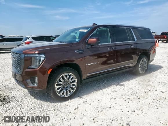 ✅ 2023 GMC Yukon XL Denali Ultimate • VIN: 1GKS2KKL7PR358700 • Lot: 66920905. Wystawiony na Copart z przebiegiem 17 706 mil. Bezpłatny archiwum sprzedaży aukcyjnych z USA i szczegółowy raport historii pojazdu na DreamBid. Zdjęcie 1.