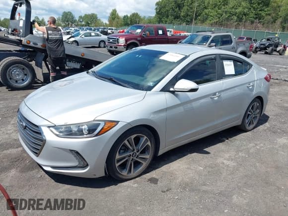 ✅ 2017 Hyundai Elantra SE • VIN: 5NPD84LF4HH093928 • Lot: 43064107. Listed on IAAI with 101,443 mi. Free auction sales archive from the USA and detailed vehicle history report at DreamBid. Image 17.