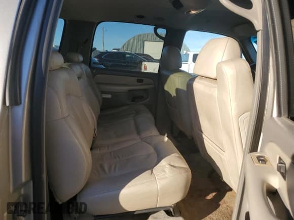 ✅ 2000 Chevrolet Suburban LS • VIN: 3GNFK16T1YG119668 • Лот: 63758165. Опубликован ранее на Copart с пробегом 333 417 миль. Бесплатный доступ к архиву аукционных продаж из США и подробный отчёт об истории автомобиля на DreamBid. Изображение 11.