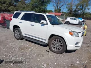 ✅ 2013 Toyota 4Runner SR5 • VIN: JTEZU5JR6D5058656 • Lot: 43489065. Wystawiony na IAAI z przebiegiem 204 674 mil. Bezpłatny archiwum sprzedaży aukcyjnych z USA i szczegółowy raport historii pojazdu na DreamBid. Zdjęcie 1.