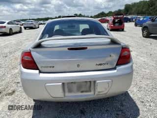 2004 Dodge Neon SXT z VIN 1B3ES56C74D576697, wystawiony jako Copart lot #61158795 z przebiegiem 225 717 mil mil oraz Szkoda całkowita • Salvage title. Historia ofert i sprzedaży dostępna na DreamBid. Obrazek 6.