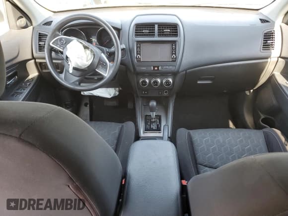 ✅ 2020 Mitsubishi Outlander ES • VIN: JA4AP3AU2LU005775 • Lot: 85919975. Wystawiony na Copart z przebiegiem 38 634 mil. Bezpłatny archiwum sprzedaży aukcyjnych z USA i szczegółowy raport historii pojazdu na DreamBid. Zdjęcie 8.