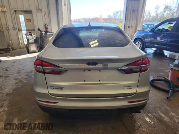 ✅ 2019 Ford Fusion SEL • VIN: 3FA6P0CD3KR269672 • Лот: 91709295. Опубликован ранее на Copart с пробегом 123 925 миль. Бесплатный доступ к архиву аукционных продаж из США и подробный отчёт об истории автомобиля на DreamBid. Изображение 6.